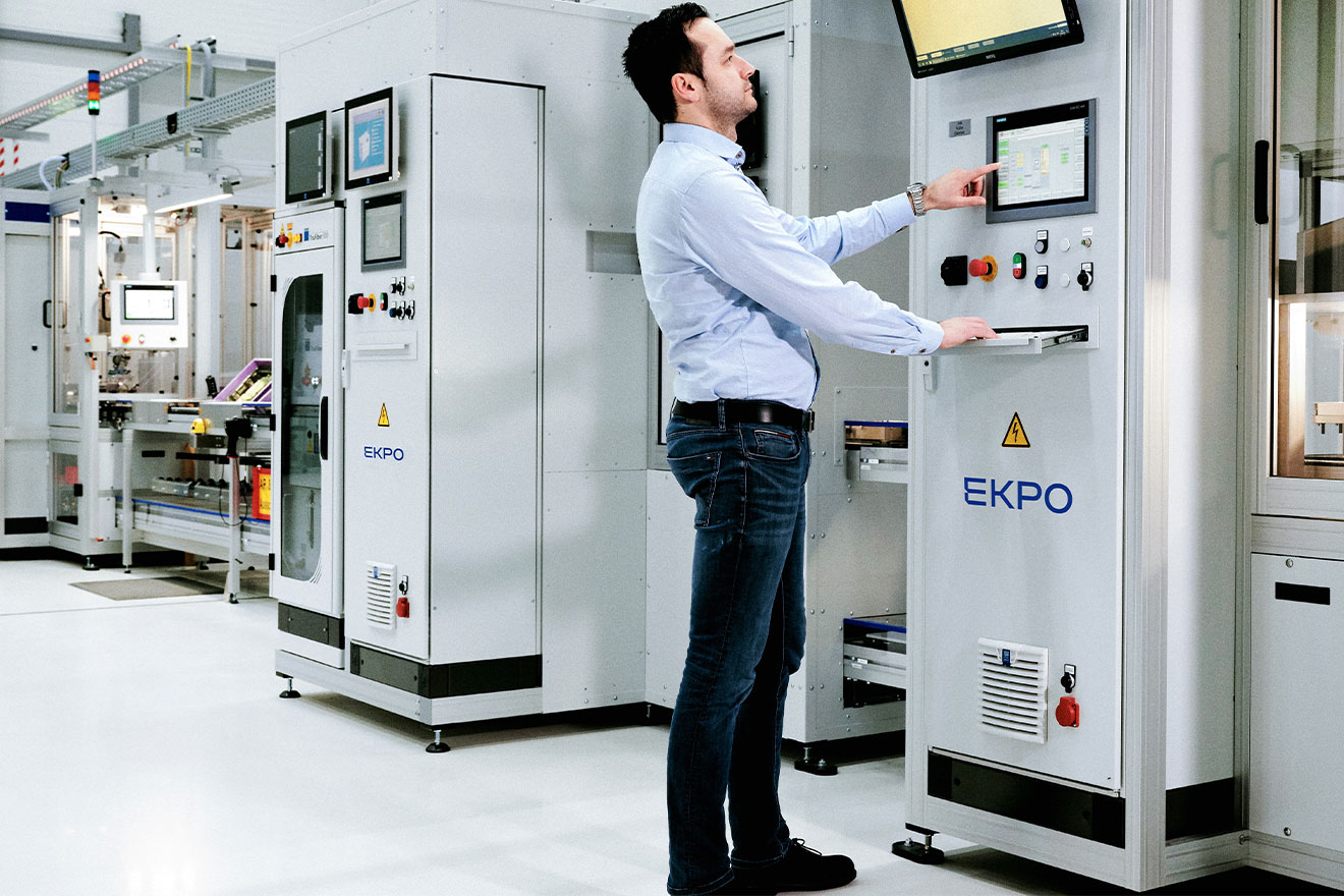 EKPO Fuel Cell Technologies bietet Brennstoffzellenstacks und -komponenten für ein breites Spektrum an Anwendungen an.